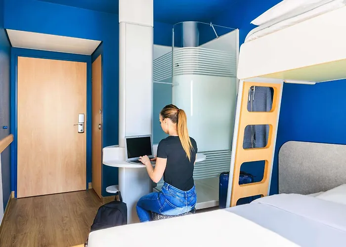 Ibis Budget Lausanne-bussigny فندق *